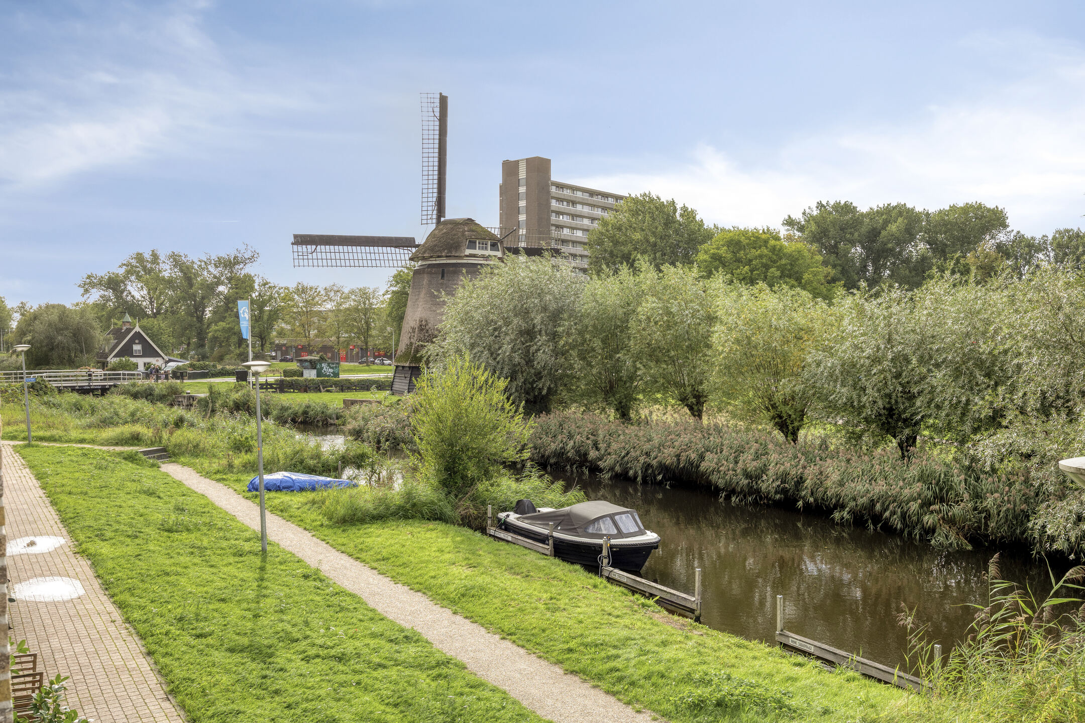 Tussenwoning te koop: Van der Astpad 11, Alkmaar
