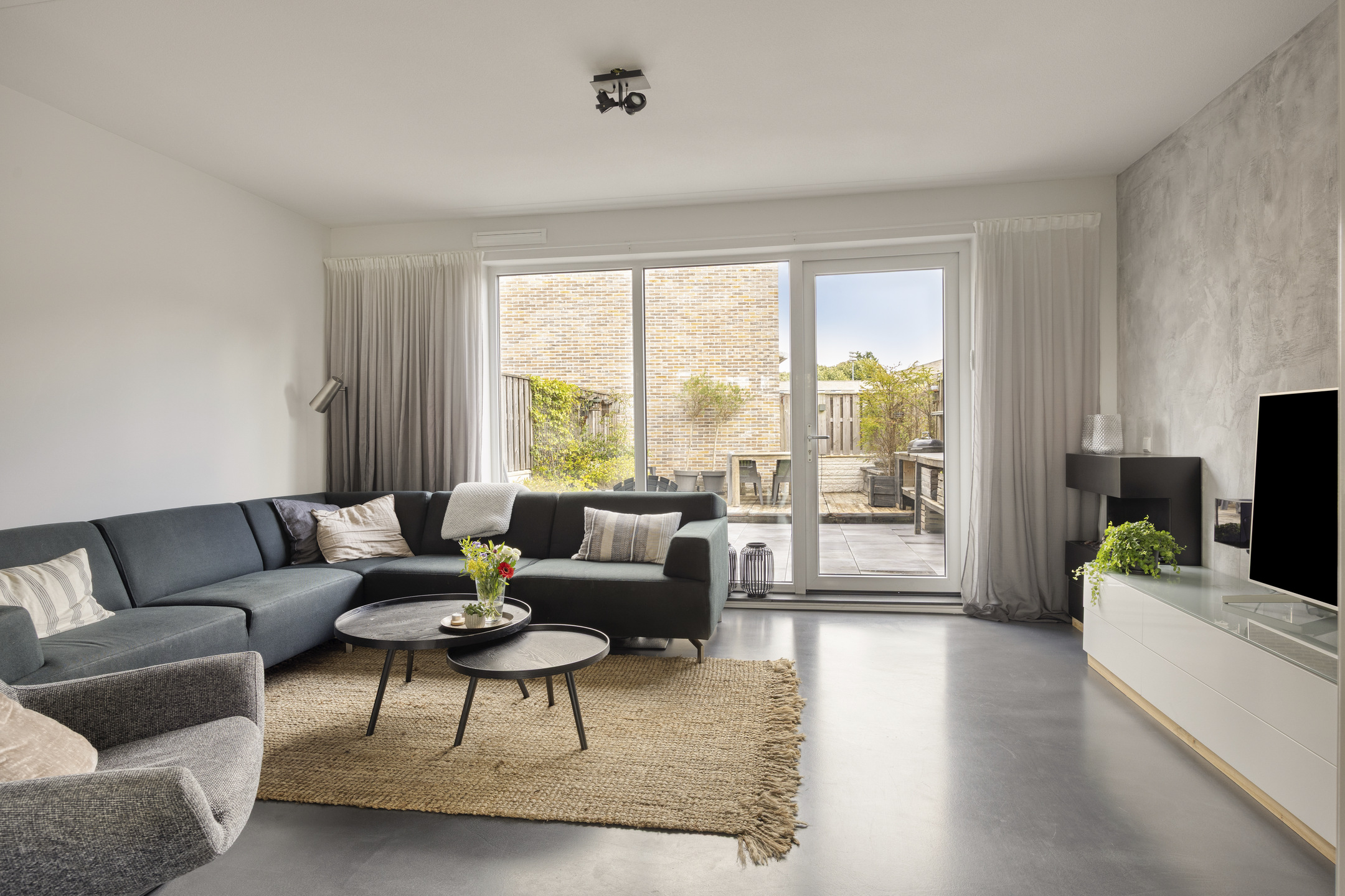 Tussenwoning te koop: Van der Astpad 11, Alkmaar